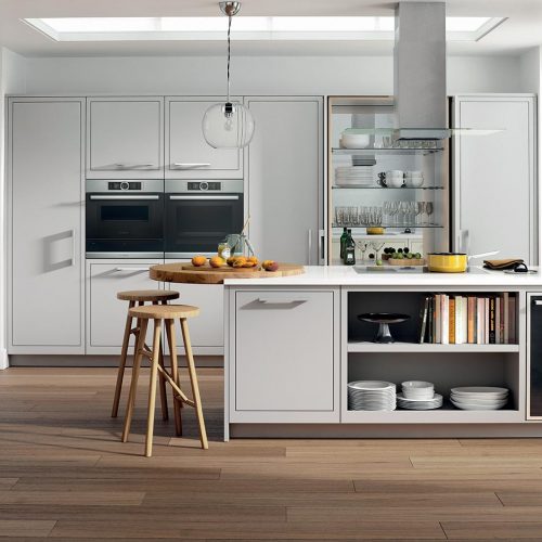 Skye Smooth Painted Light Grey Caledonia Traditional Shaker Style Kitchen